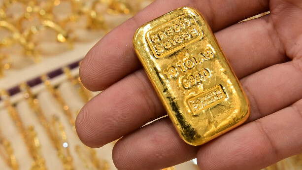 الأونصة تلامس 5000$.. كيف يبرر الاقتصاديون هذا الارتفاع التاريخي؟