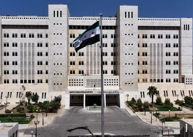 الخارجية السورية تدعو “قسد” إلى تطبيق اتفاق آذار