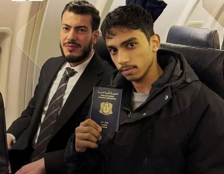 الإفراج عن الشاب السوري محمد العنقا ووصوله إلى مطار دمشق الدولي