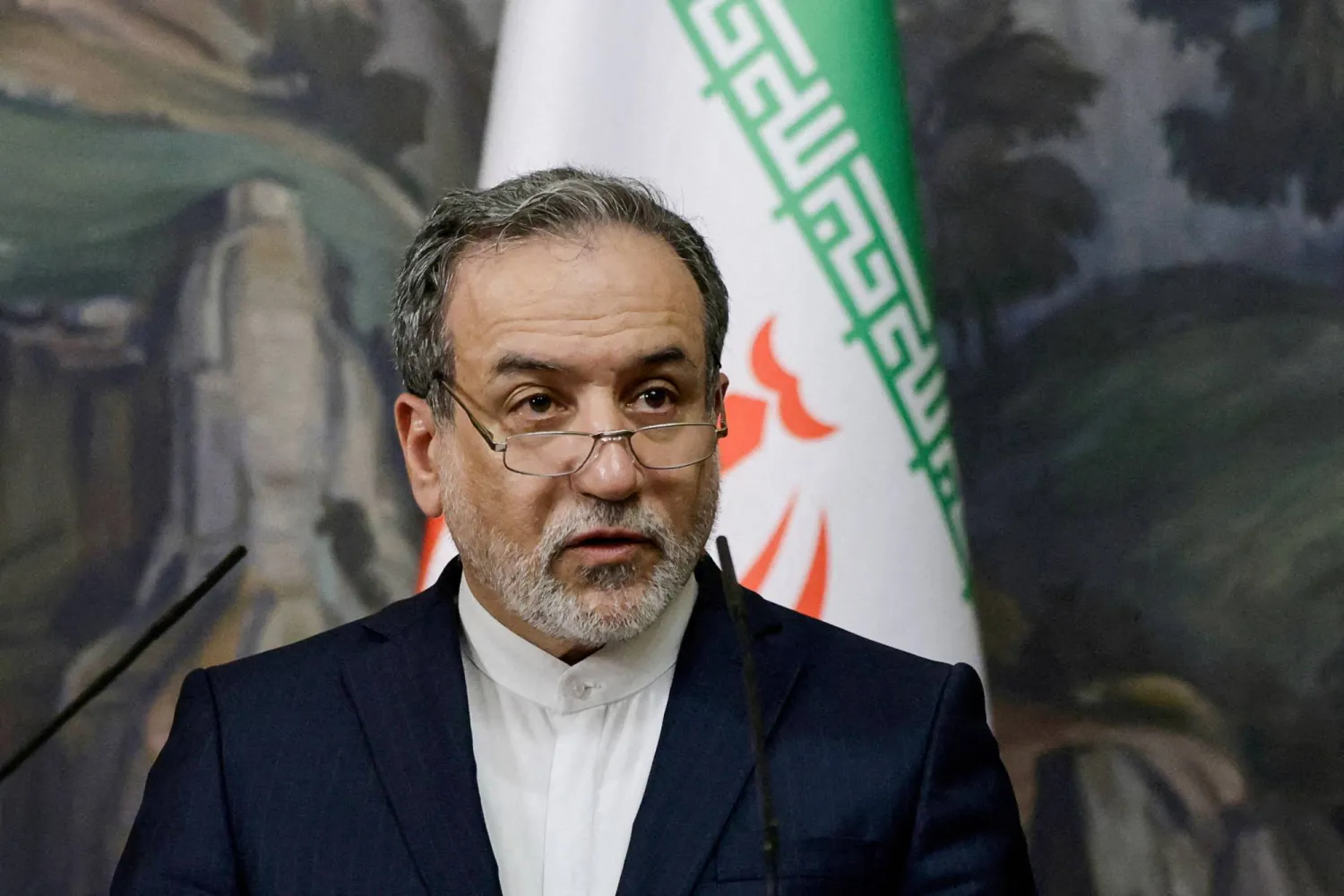 “تغيير النظام الإيراني مهمة مستحيلة”.. عباس عراقجي يردّ على تصريحات ترمب