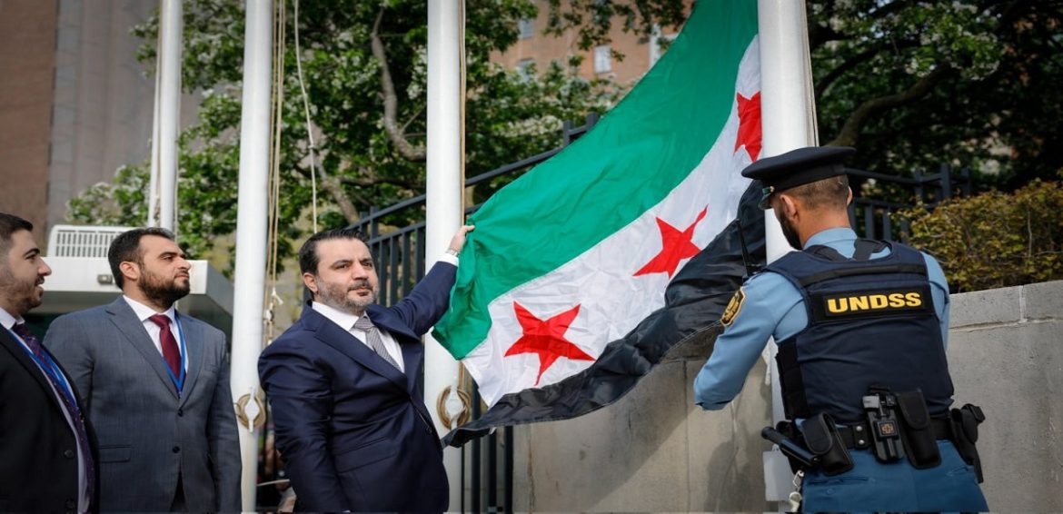 وزير الخارجية يلتقي بالمبعوث الأمريكي توم باراك.. واستمرار العمل لافتتاح السفارة الأمريكية في دمشق
