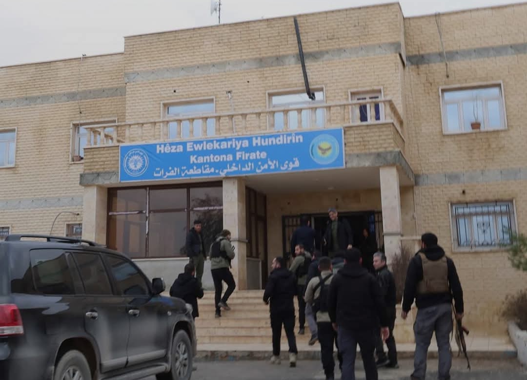 قيادة الأمن الداخلي بحلب تبحث مع قيادات من الأسايش  في كوباني آليات تطبيق الاتفاق والدخول إلى المدينة