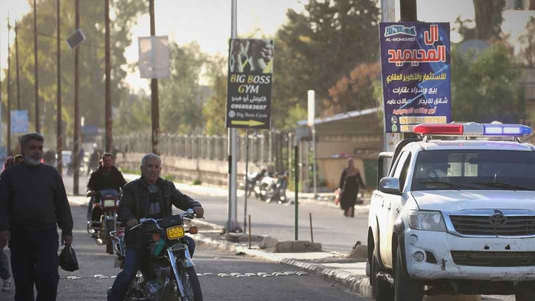 مع استمرار التوتر الأمني في درعا.. انفجار سيارة موظف في بلدة “تامر” شرق المحافظة
