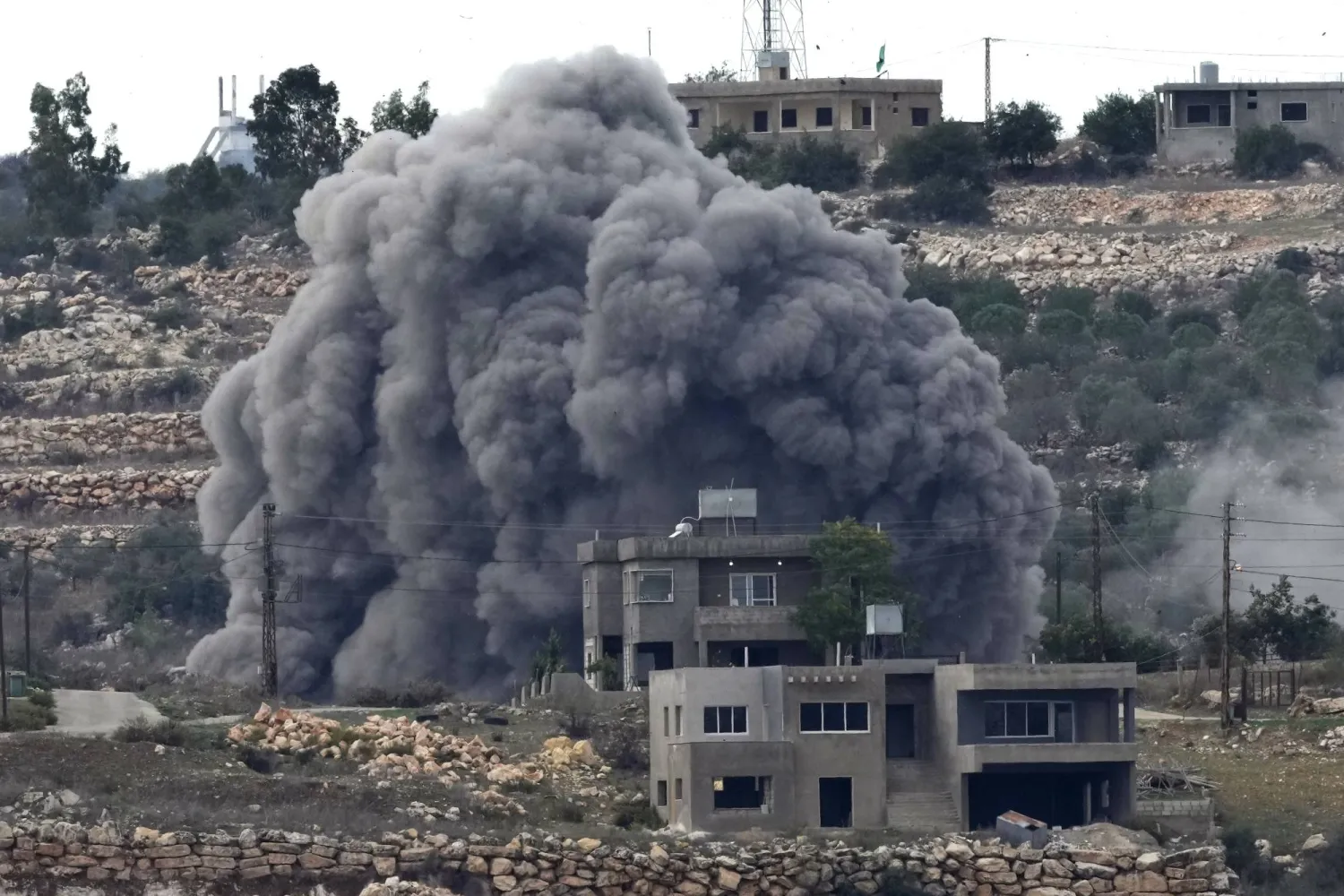 الرئيس اللبناني: الأوضاع مأساوية في الجنوب بسبب الانتهاكات الإسرائيلية
