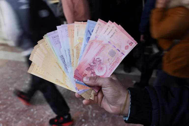 تفاصيل مرسوم زيادة الرواتب في سوريا.. متى ينفذ ومن يشمل؟