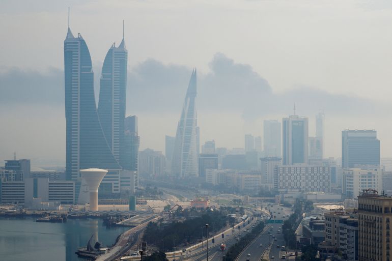 الدفاع البحرينية: اعترضنا ودمرنا 129 صاروخاً و233 مسيّرة منذ بدء الاعتداء علينا